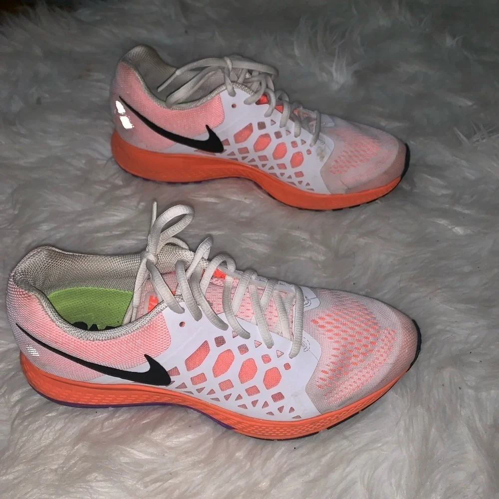 Nike women’s sneakers